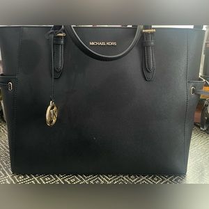 NWOT Michael Kors Voyager East West tote